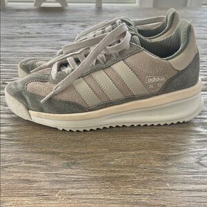 Adidas Men's Green & Beige Sneakers